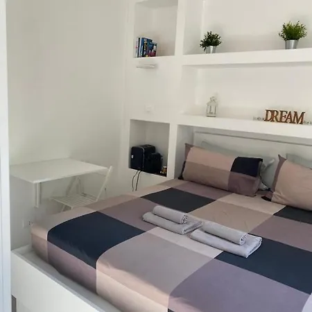Bbqueen Sandonato Policlinico Bed & Breakfast *