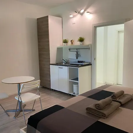 Bbqueen Sandonato Policlinico Bed & Breakfast *