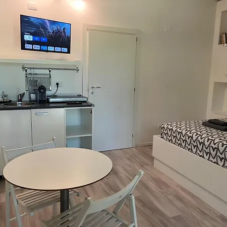 Bbqueen Sandonato Policlinico Bed & Breakfast