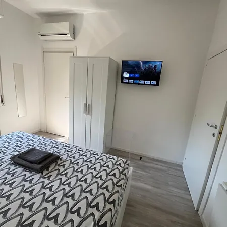 Bbqueen Sandonato Policlinico Bed & Breakfast *