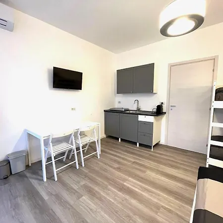 Bbqueen Sandonato Policlinico Bed & Breakfast *